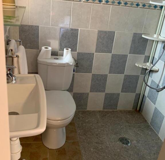 ベッドアンドブレックファースト Café De La Place Gîte & Chambres D Hôtes Lou Pastre