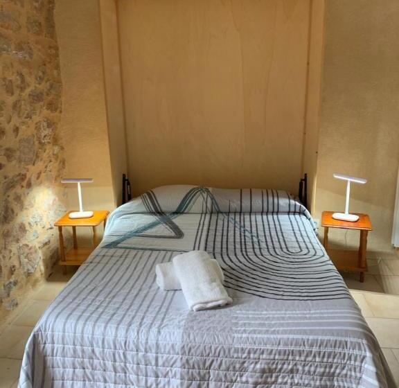 ベッドアンドブレックファースト Café De La Place Gîte & Chambres D Hôtes Lou Pastre