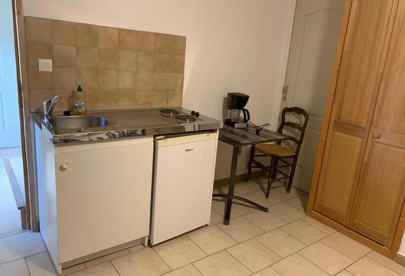 ベッドアンドブレックファースト Café De La Place Gîte & Chambres D Hôtes Lou Pastre