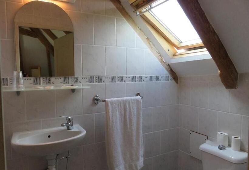 ベッドアンドブレックファースト Café De La Place Gîte & Chambres D Hôtes Lou Pastre