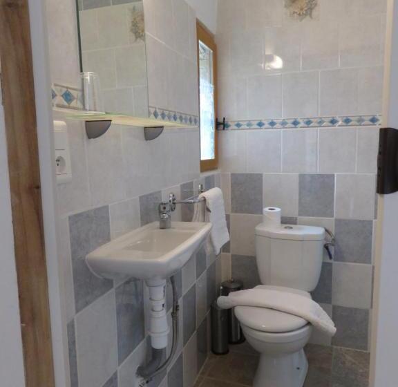 ベッドアンドブレックファースト Café De La Place Gîte & Chambres D Hôtes Lou Pastre