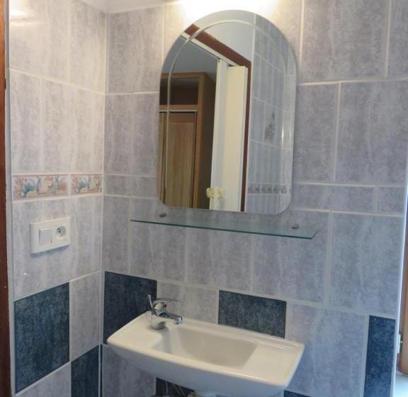 ベッドアンドブレックファースト Café De La Place Gîte & Chambres D Hôtes Lou Pastre