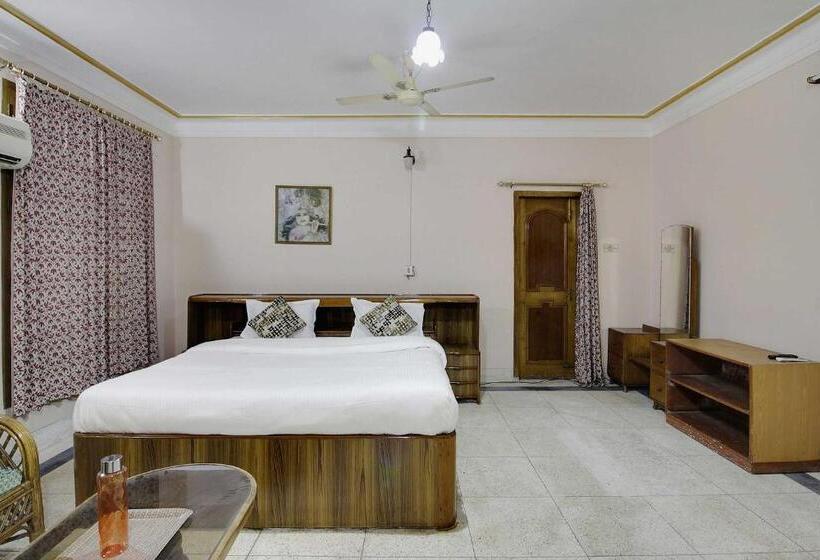 בית מלון כפרי Super Oyo Flagship 45323 Pogl Brahmaputra Guest House