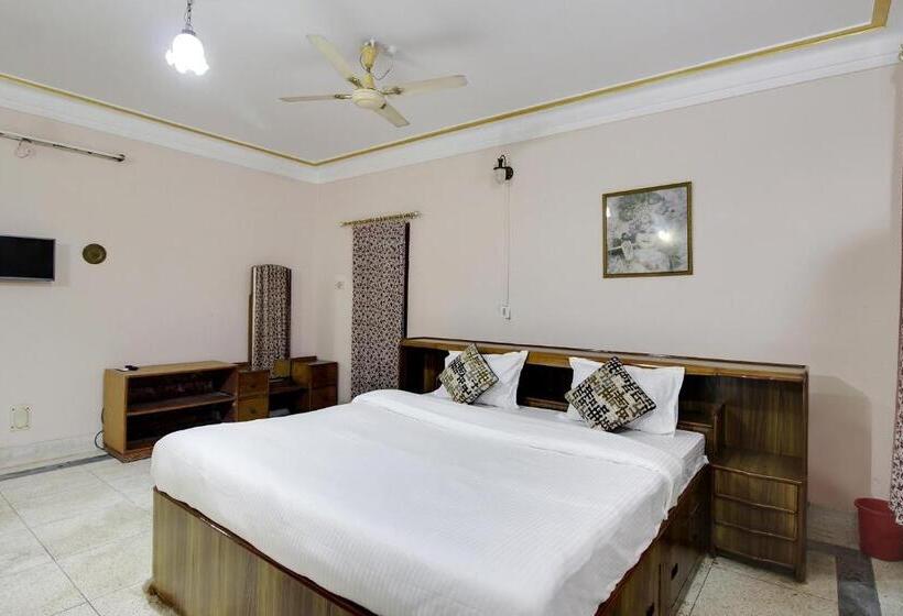 בית מלון כפרי Super Oyo Flagship 45323 Pogl Brahmaputra Guest House