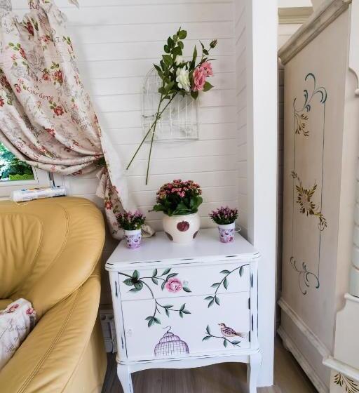 پانسیون 12 A Strada Voltaire