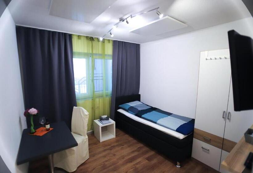 פנסיון Alte Zimmerei Neckarwestheim