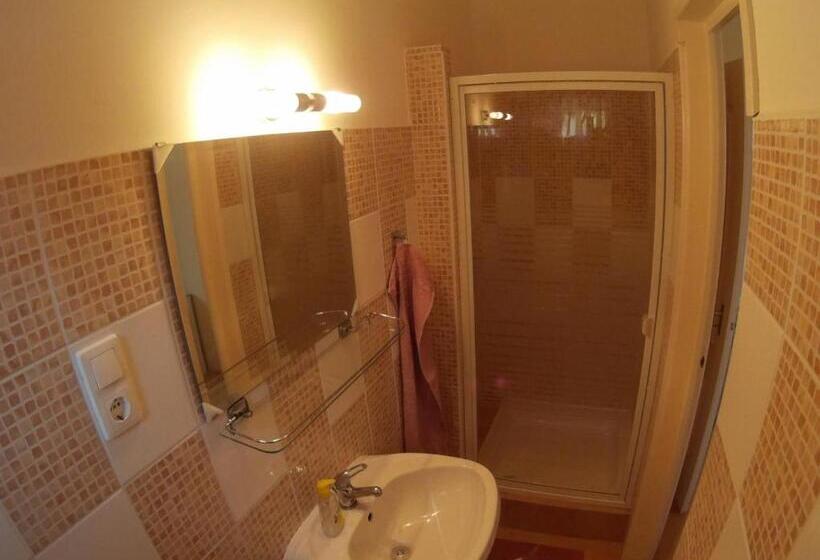 Пансион Anna Apartman