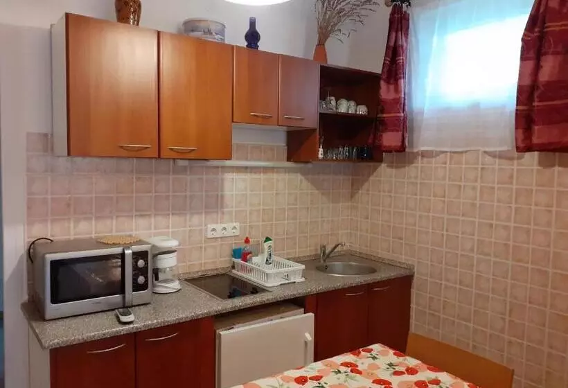 ペンション Anna Apartman