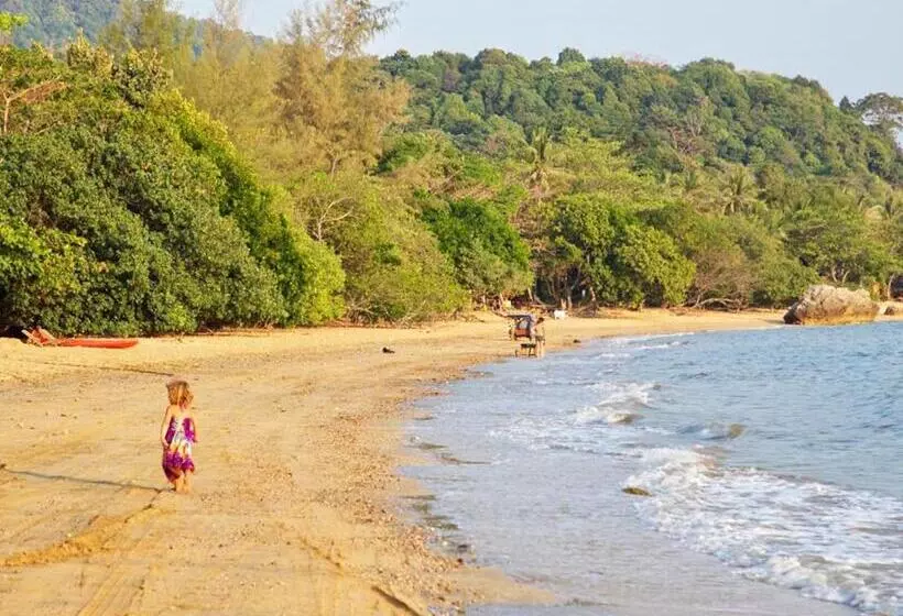 پانسیون Bonhomie Beach Cottage