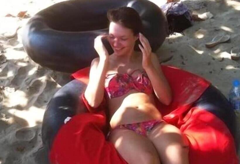 Пансион Bonhomie Beach Cottage