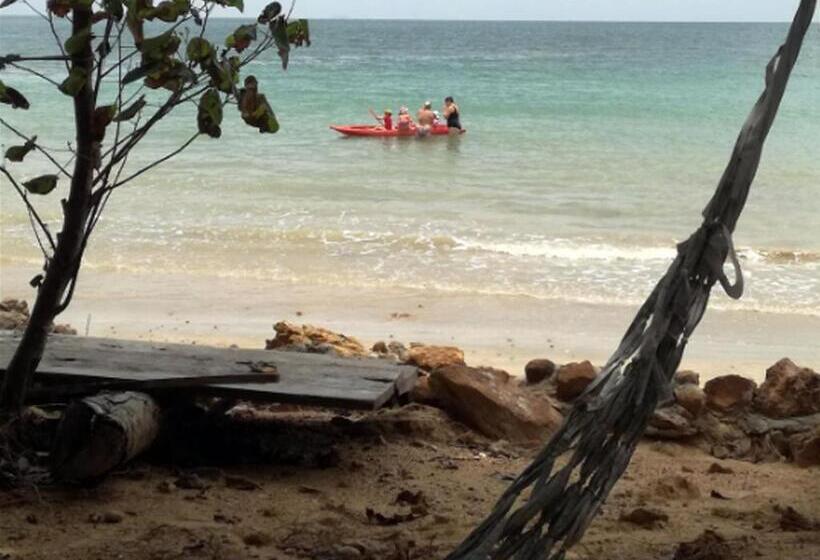 Пансион Bonhomie Beach Cottage