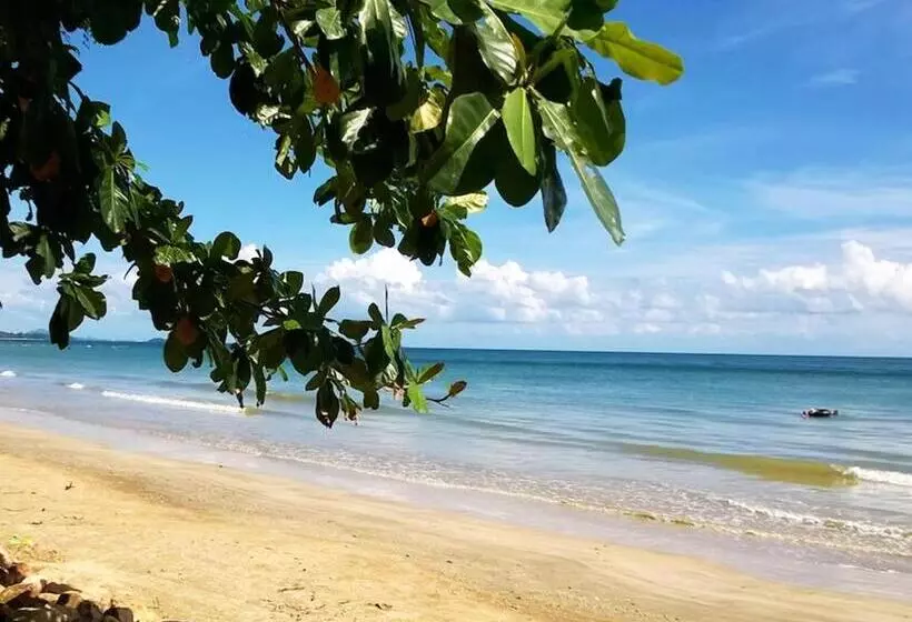 پانسیون Bonhomie Beach Cottage