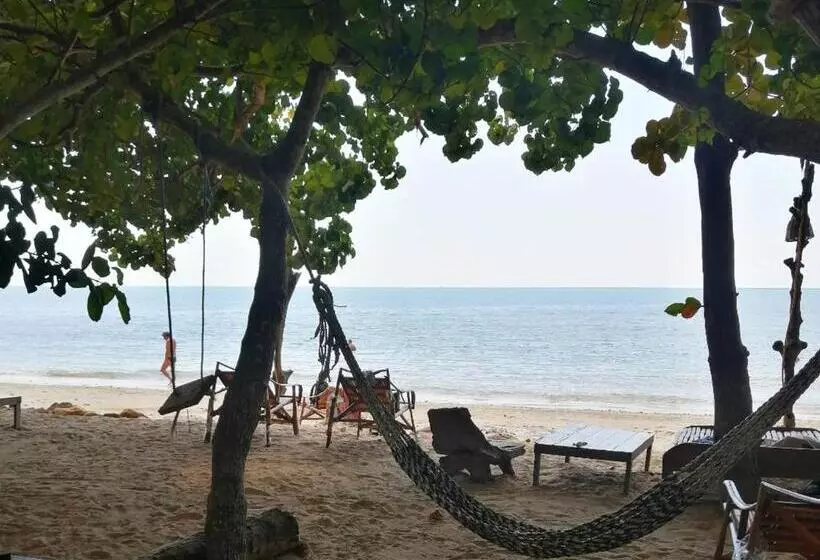 پانسیون Bonhomie Beach Cottage