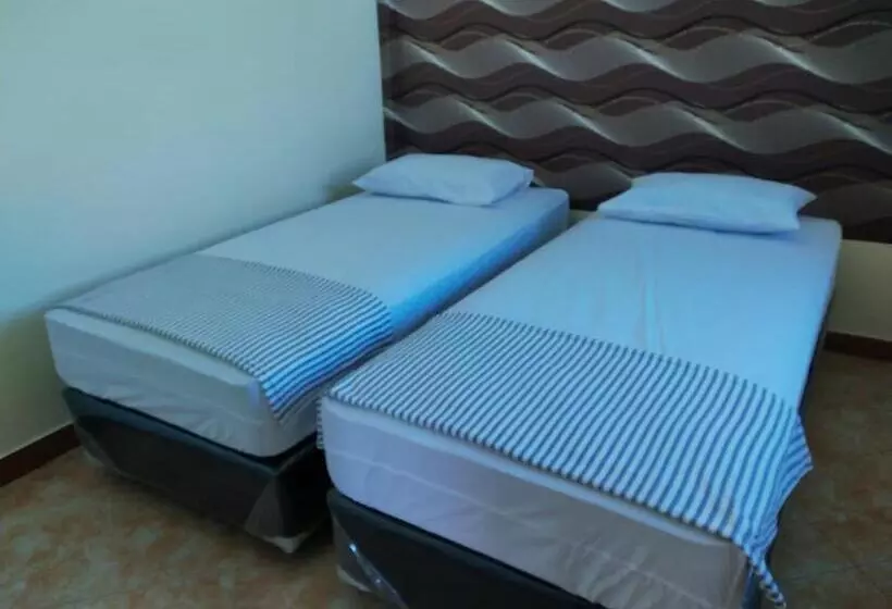 پانسیون Thalia Guesthouse Ijen Bromo & Sukamade Tour