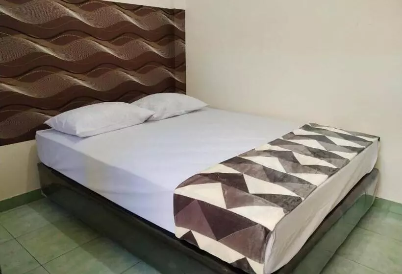 پانسیون Thalia Guesthouse Ijen Bromo & Sukamade Tour