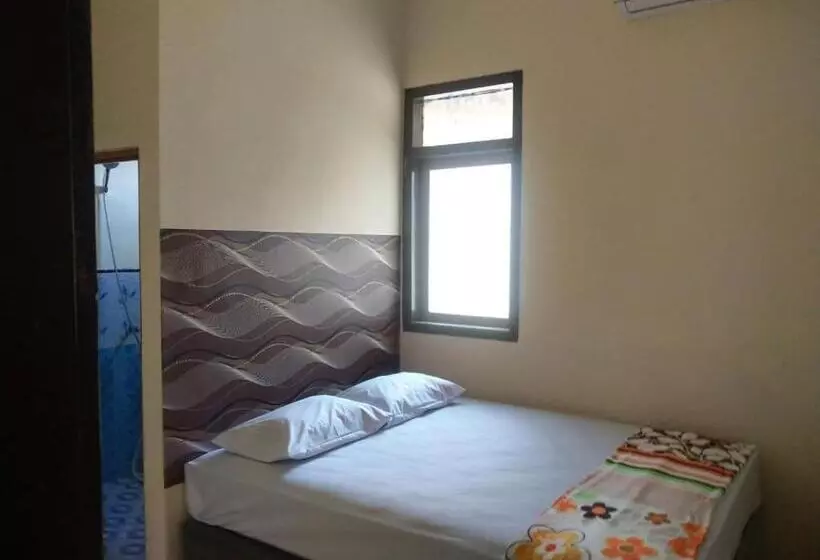 پانسیون Thalia Guesthouse Ijen Bromo & Sukamade Tour