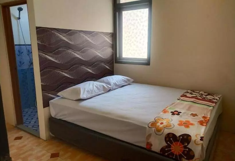 پانسیون Thalia Guesthouse Ijen Bromo & Sukamade Tour