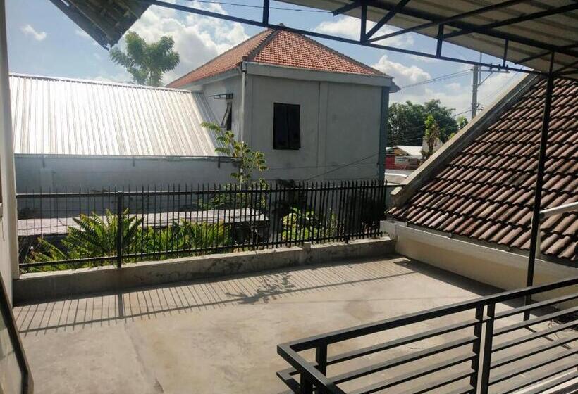 Pensionat Thalia Guesthouse Ijen   Bromo & Sukamade Tour