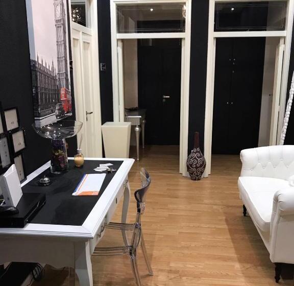 تختخواب و صبحانه Donna Margharet