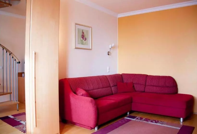 Hotelli Gasthof Pension Zoller
