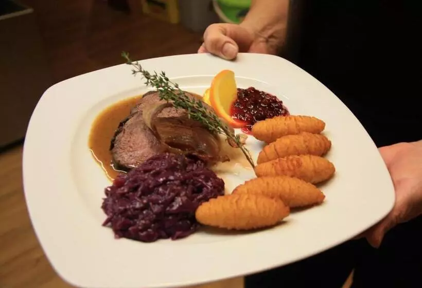 Hotelli Gasthof Pension Zoller