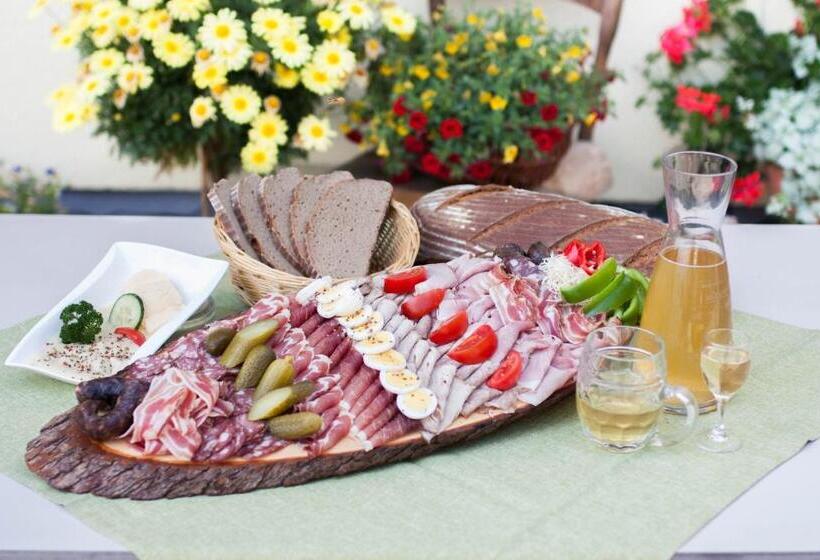 Отель Gasthof Pension Zoller