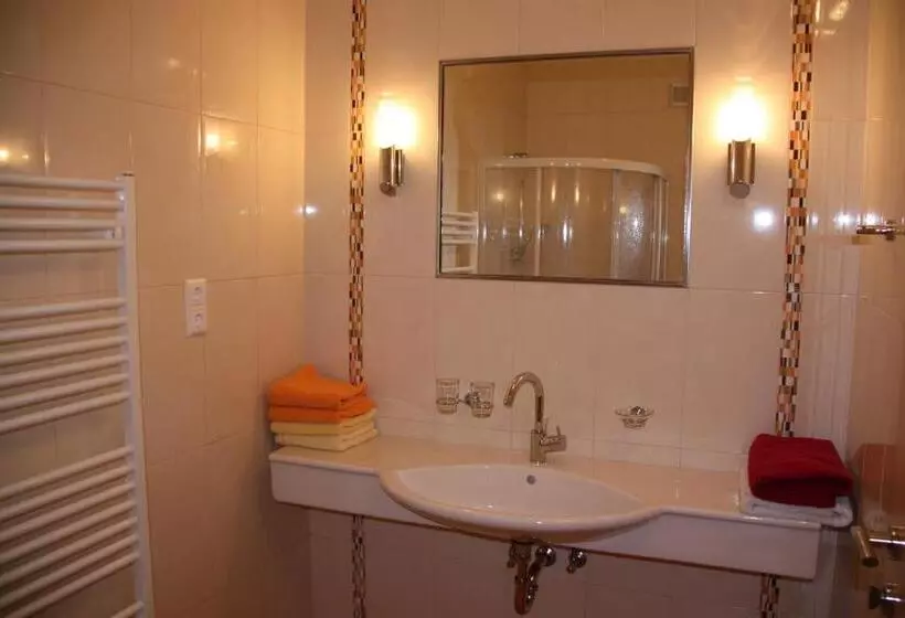 Hotelli Gasthof Pension Zoller