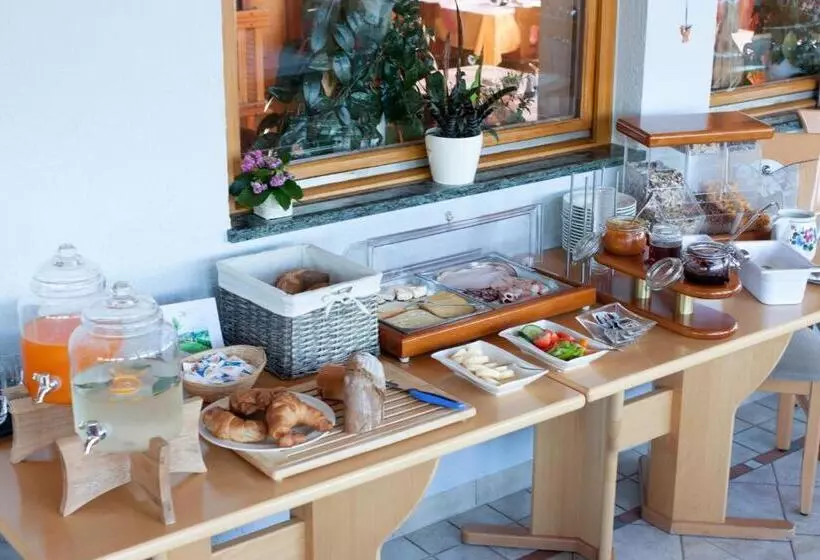 Hotelli Gasthof Pension Zoller