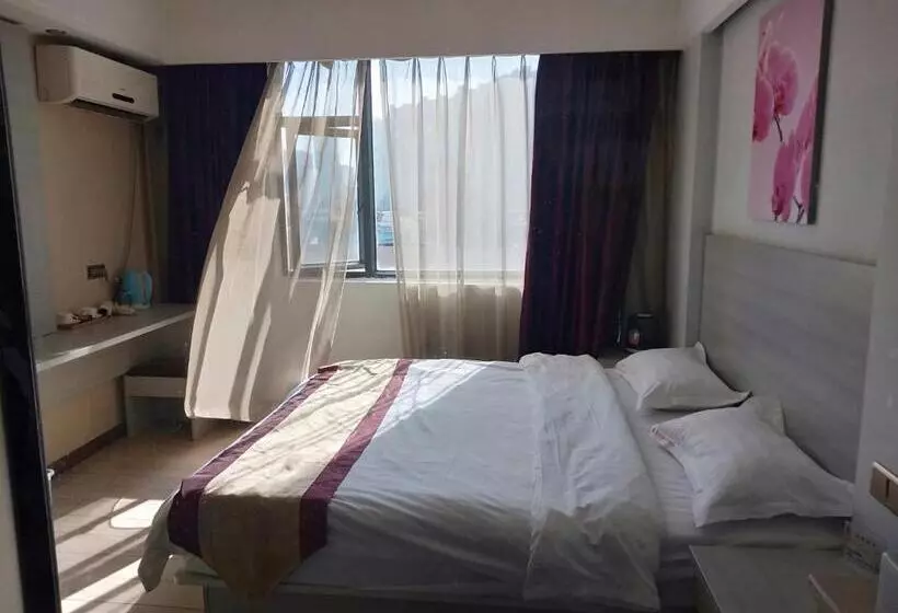 هتل Juli Boutique