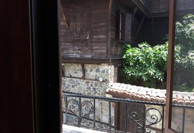 פנסיון Guest House Antique