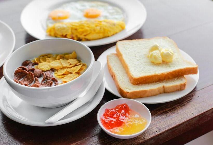 La Lune Beach Resort