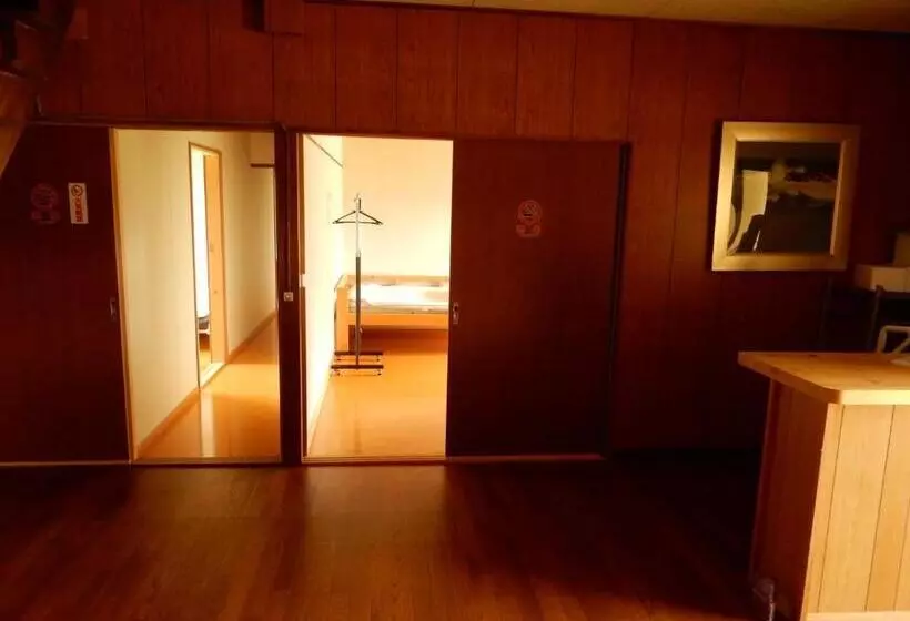 Majatalo Guest House Nisshin