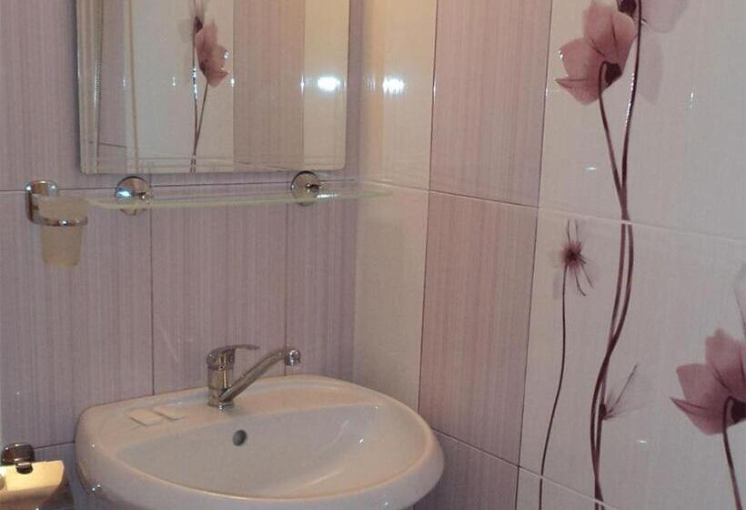 פנסיון Primorski Briz Guest House