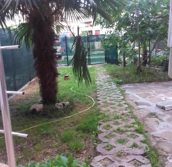 פנסיון Primorski Briz Guest House