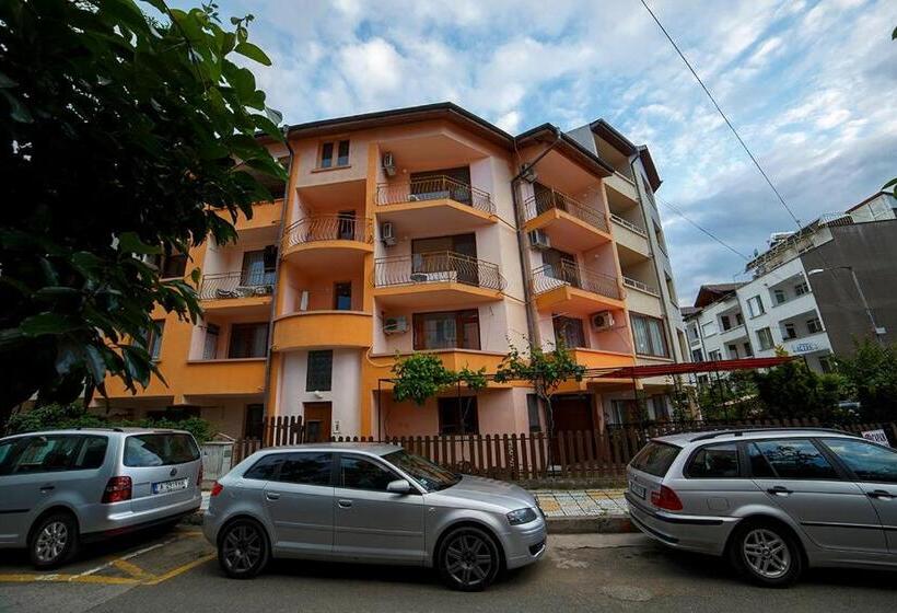 פנסיון Primorski Briz Guest House