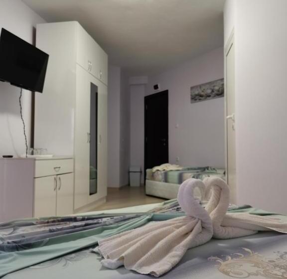 פנסיון Primorski Briz Guest House