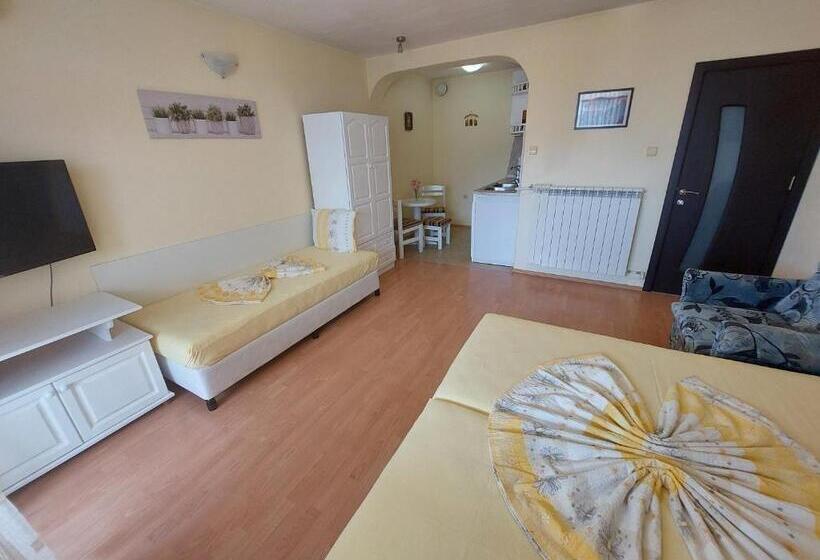 פנסיון Primorski Briz Guest House