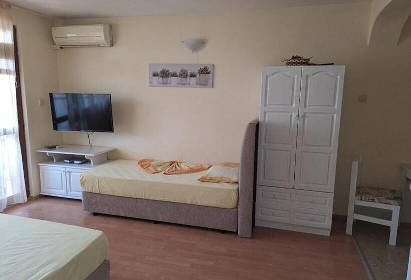 פנסיון Primorski Briz Guest House