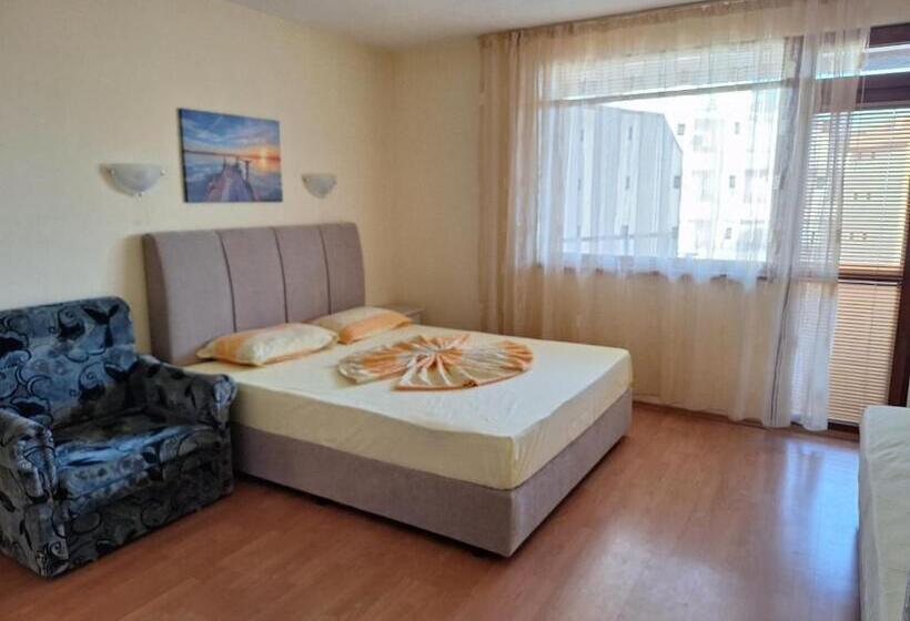 פנסיון Primorski Briz Guest House