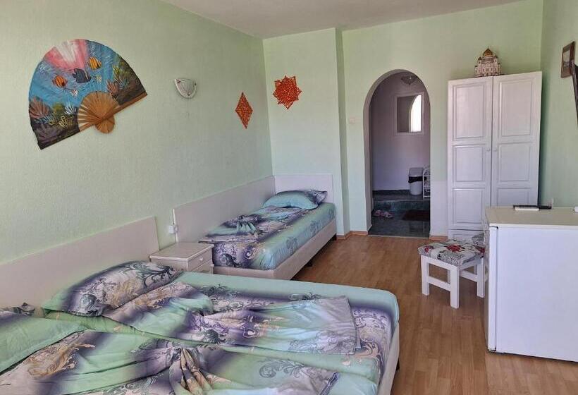 פנסיון Primorski Briz Guest House