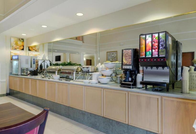 酒店 Comfort Suites