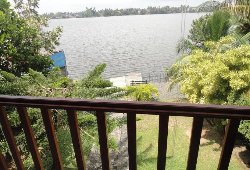 مبيت وإفطار Sapara River Guest