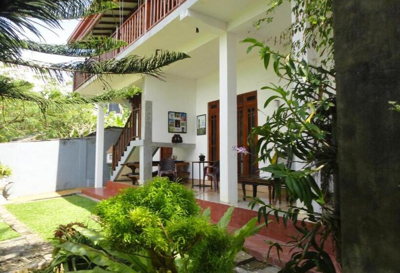 مبيت وإفطار Sapara River Guest