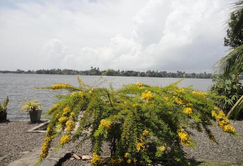 مبيت وإفطار Sapara River Guest