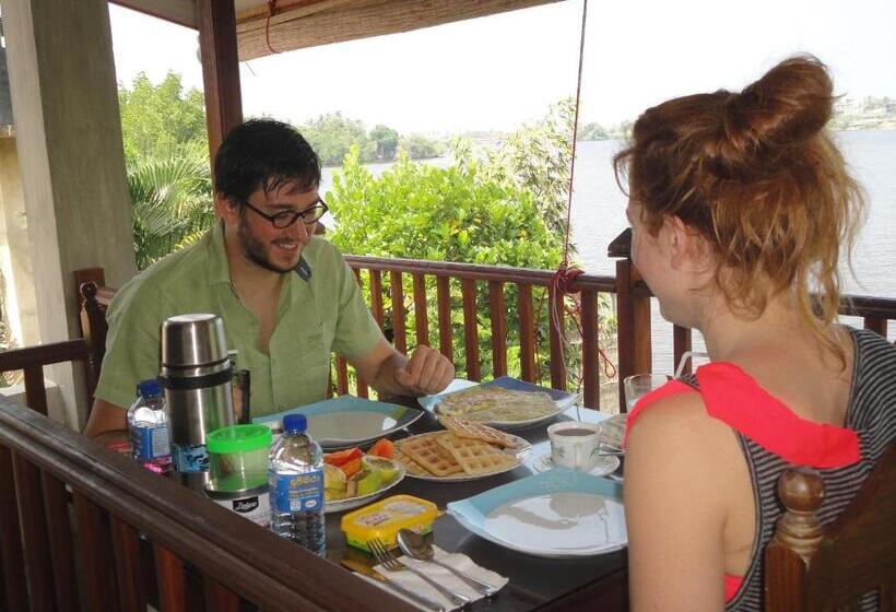 مبيت وإفطار Sapara River Guest