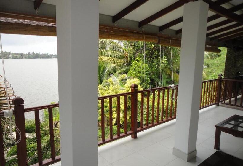 مبيت وإفطار Sapara River Guest