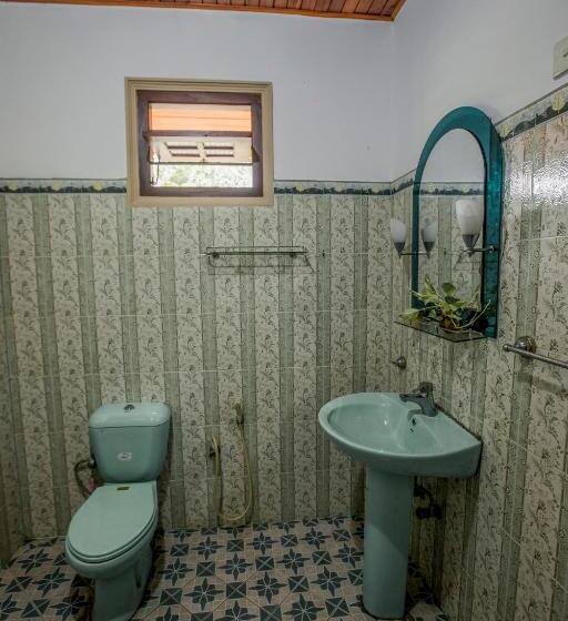 تختخواب و صبحانه Three Shades