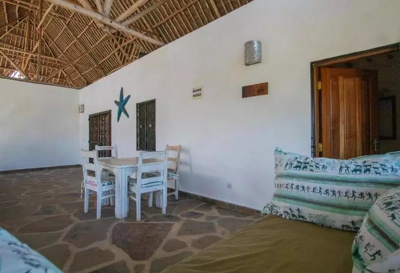 استراحتگاه Rafiki Village