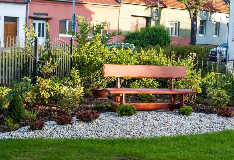 Bed and Breakfast Elendris  Ubytovani U Kostela