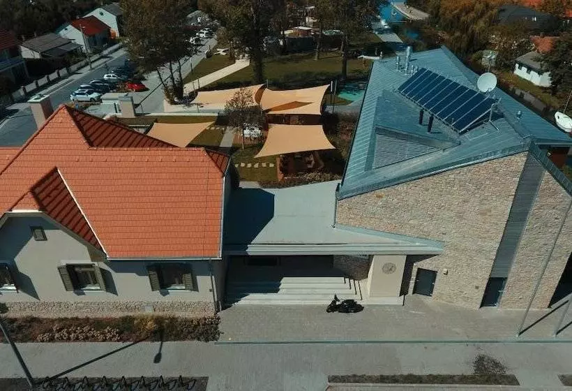 ホテル Fenyves Yacht Club Superior
